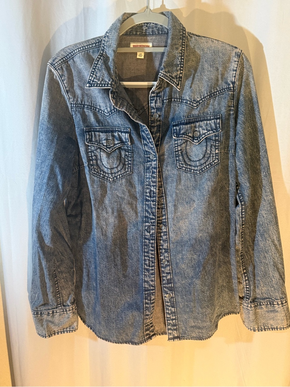 True Religion Women’s Light Wash Button Up Denim L/S shirt